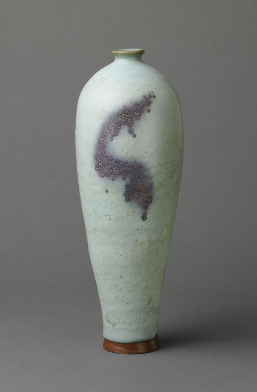 Bottle, Yuan dynasty (1271-1368), porcelain with splashed copper decoration (Jun ware), H. 14 5/8 in (37.1 cm), Hebei Cultural Relics Conservation Center. Image courtesy The Metropolitan Museum of Art.